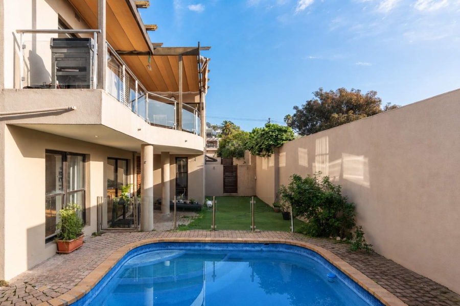 4 Bedroom Property for Sale in Fresnaye Western Cape